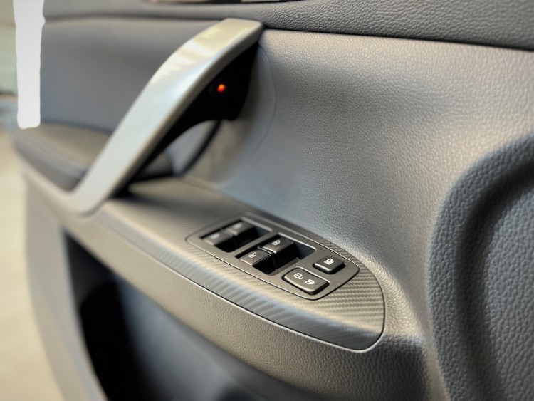 MITSUBISHI ECLIPSE CROSS в комплектації INTENSE 2.0