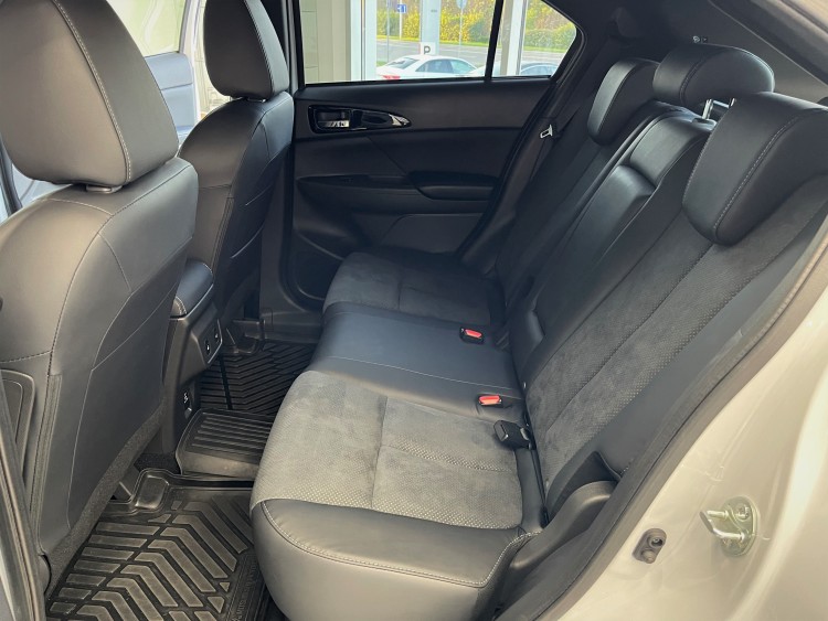 MITSUBISHI ECLIPSE CROSS в комплектації INTENSE 2.0