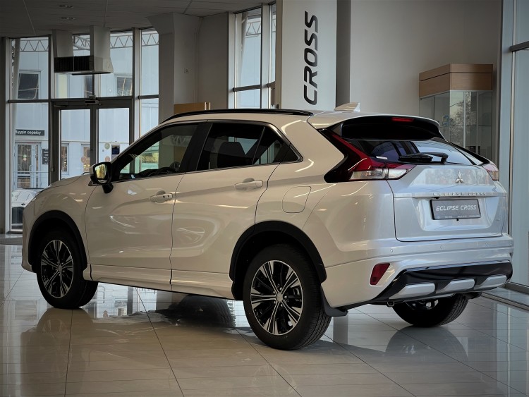 MITSUBISHI ECLIPSE CROSS в комплектації INTENSE 2.0