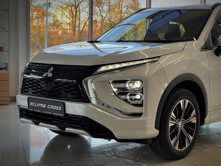 MITSUBISHI ECLIPSE CROSS в комплектації INTENSE 2.0