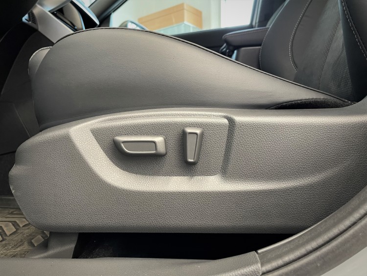 MITSUBISHI ECLIPSE CROSS в комплектації INTENSE 2.0