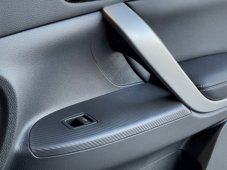 MITSUBISHI ECLIPSE CROSS в комплектації INTENSE 2.0