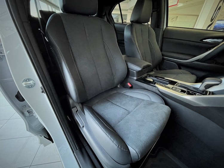 MITSUBISHI ECLIPSE CROSS в комплектації INTENSE 2.0