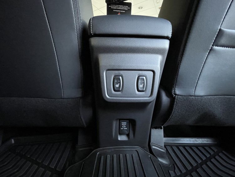 MITSUBISHI ECLIPSE CROSS в комплектації INTENSE 2.0