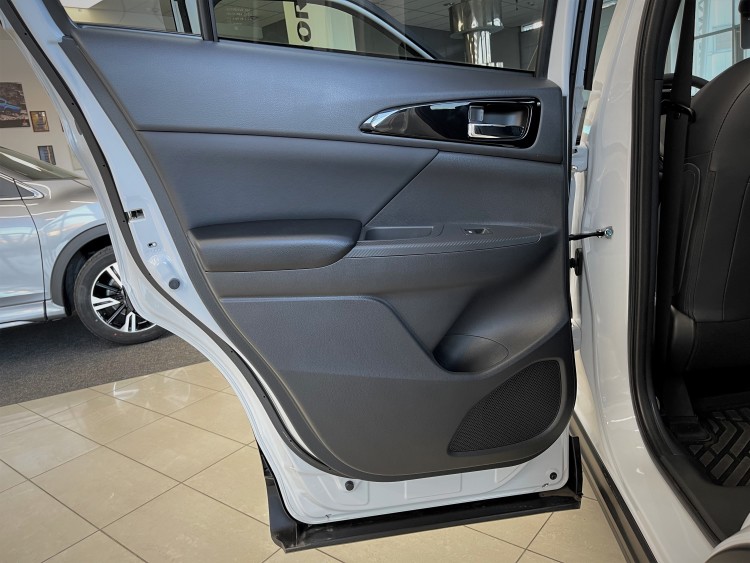 MITSUBISHI ECLIPSE CROSS в комплектації INTENSE 2.0