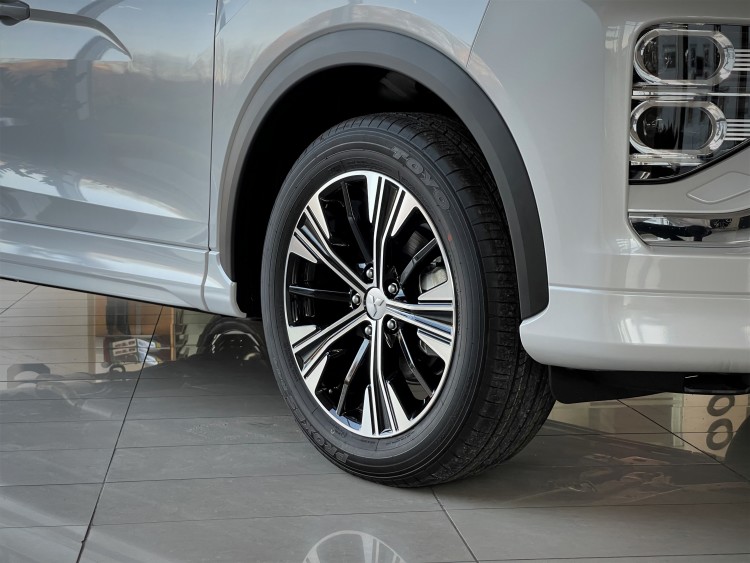 MITSUBISHI ECLIPSE CROSS в комплектації INTENSE 2.0