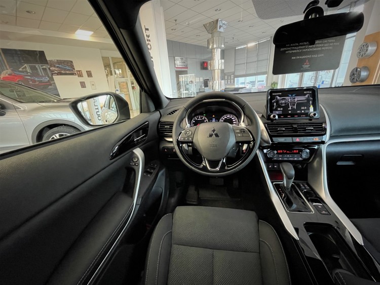MITSUBISHI ECLIPSE CROSS в комплектації INTENSE 2.0