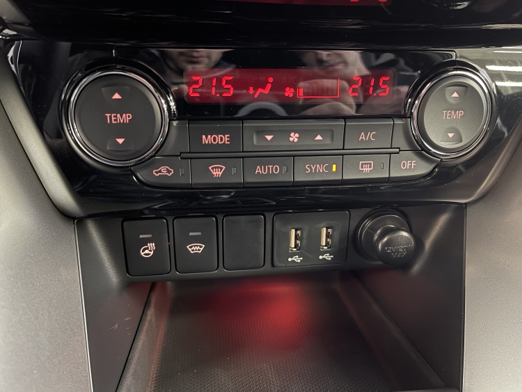 MITSUBISHI ECLIPSE CROSS в комплектації INTENSE 2.0