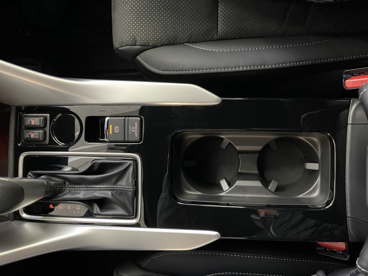 MITSUBISHI ECLIPSE CROSS в комплектації INTENSE 2.0