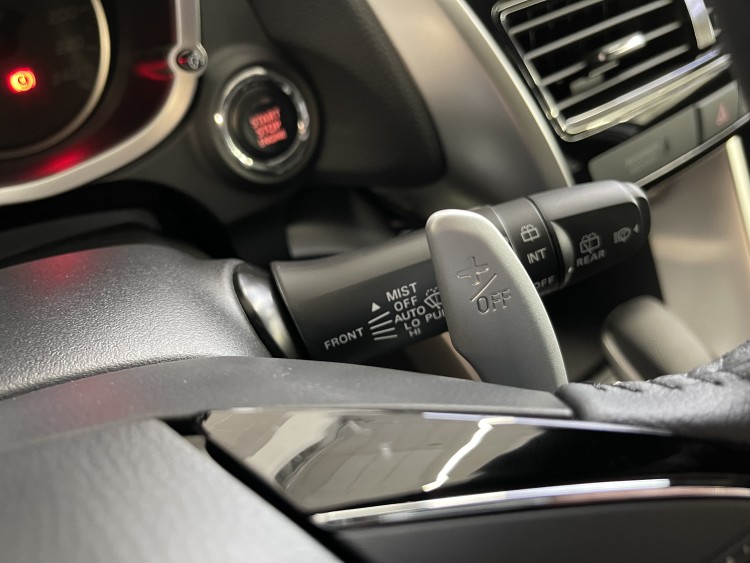 MITSUBISHI ECLIPSE CROSS в комплектації INTENSE 2.0