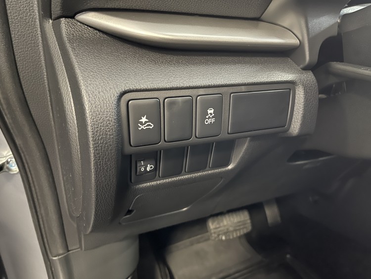 MITSUBISHI ECLIPSE CROSS в комплектації INTENSE 2.0