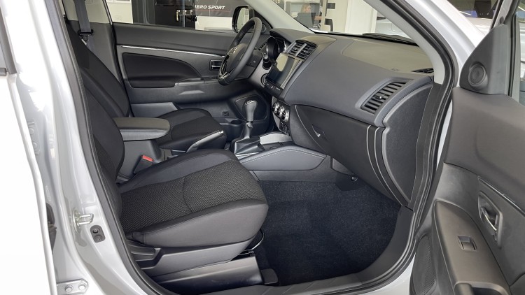 MITSUBISHI ASX в комплектації INVITE 1.6 2WD