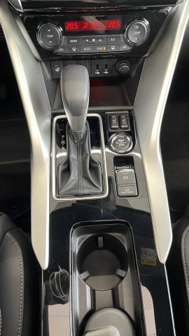 MITSUBISHI ECLIPSE CROSS в комплектації ULTIMATE 1.5 4WD