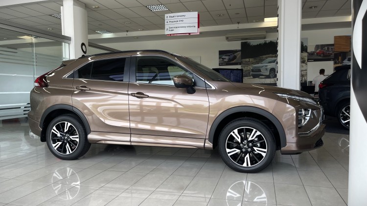 MITSUBISHI ECLIPSE CROSS в комплектації ULTIMATE 1.5 4WD