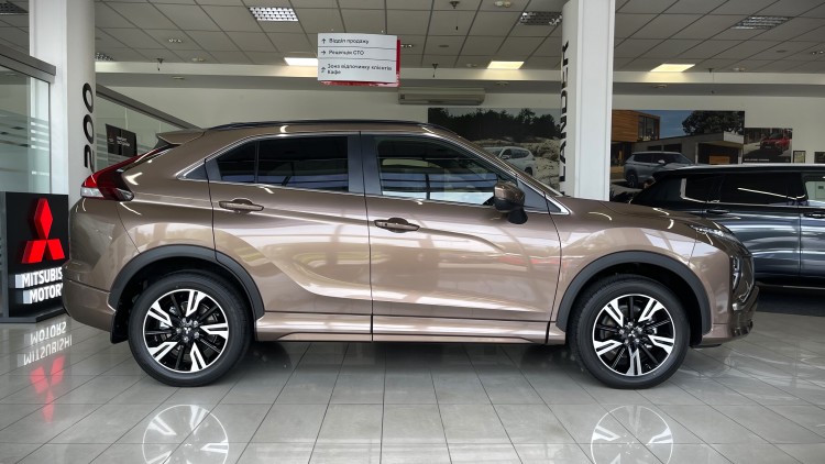MITSUBISHI ECLIPSE CROSS в комплектації ULTIMATE 1.5 4WD