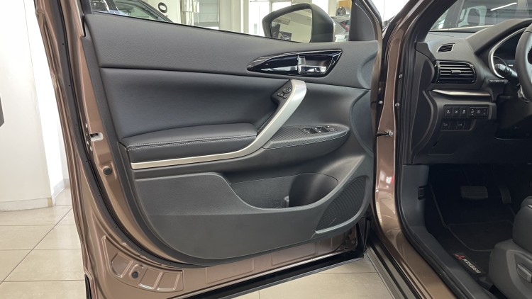MITSUBISHI ECLIPSE CROSS в комплектації ULTIMATE 1.5 4WD