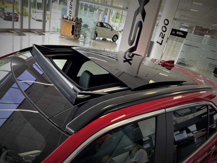 MITSUBISHI ECLIPSE CROSS в комплектації ULTIMATE 1.5 4WD