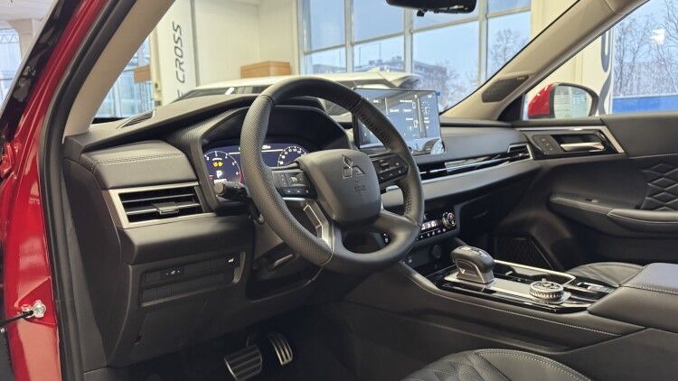 MITSUBISHI OUTLANDER в комплектації ULTIMATE 2.5