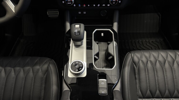 MITSUBISHI OUTLANDER в комплектації ULTIMATE 2.5