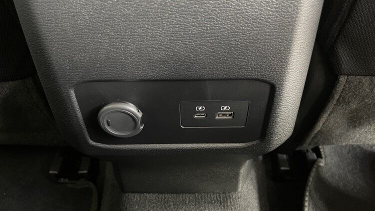 MITSUBISHI L200 в комплектації INTENSE 2.4 4WD