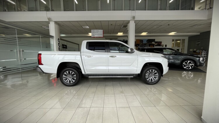 MITSUBISHI L200 в комплектації INTENSE 2.4 4WD