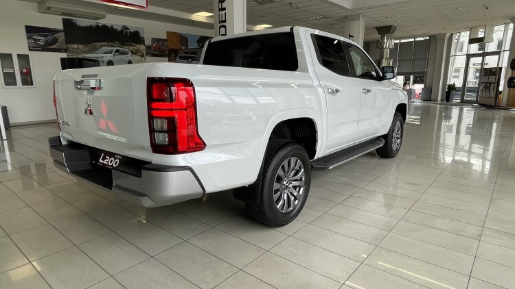 MITSUBISHI L200 в комплектації INTENSE 2.4 4WD