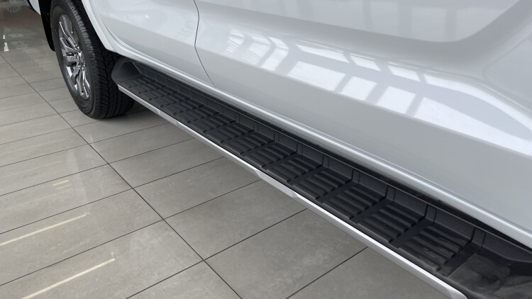 MITSUBISHI L200 в комплектації INTENSE 2.4 4WD