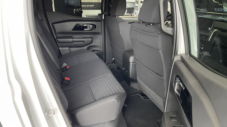 MITSUBISHI L200 в комплектації INTENSE 2.4 4WD