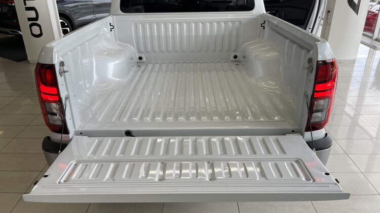 MITSUBISHI L200 в комплектації INTENSE 2.4 4WD