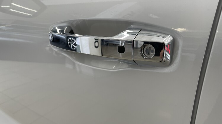 MITSUBISHI L200 в комплектації INTENSE 2.4 4WD