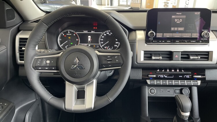 MITSUBISHI L200 в комплектації INTENSE 2.4 4WD