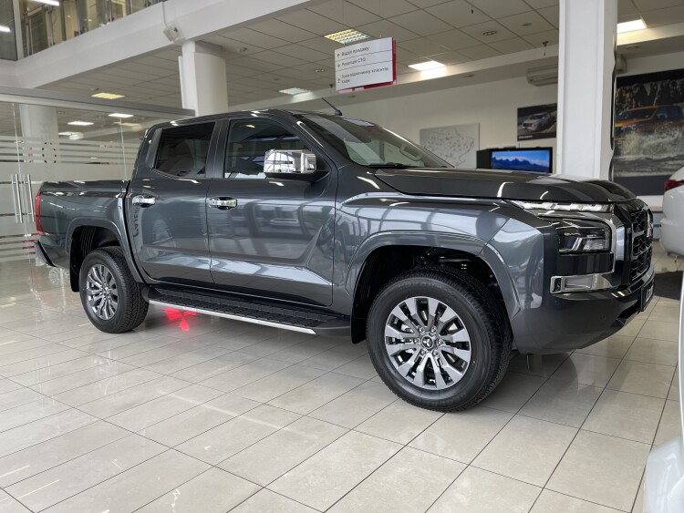 MITSUBISHI L200 в комплектації ULTIMATE 2.4 4WD