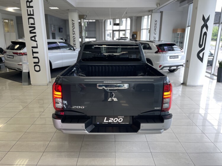 MITSUBISHI L200 в комплектації ULTIMATE 2.4 4WD