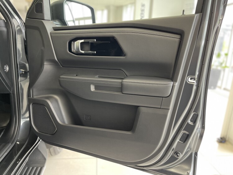 MITSUBISHI L200 в комплектації ULTIMATE 2.4 4WD