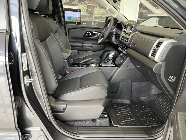 MITSUBISHI L200 в комплектації ULTIMATE 2.4 4WD