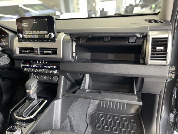 MITSUBISHI L200 в комплектації ULTIMATE 2.4 4WD