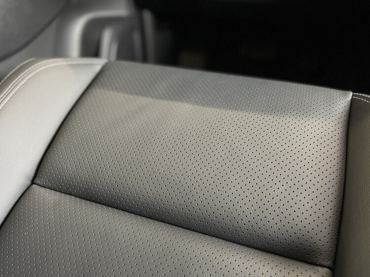 MITSUBISHI L200 в комплектації ULTIMATE 2.4 4WD