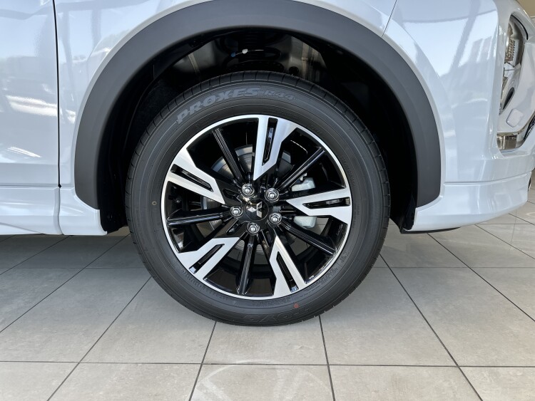 MITSUBISHI ECLIPSE CROSS в комплектації INSTYLE 1.5