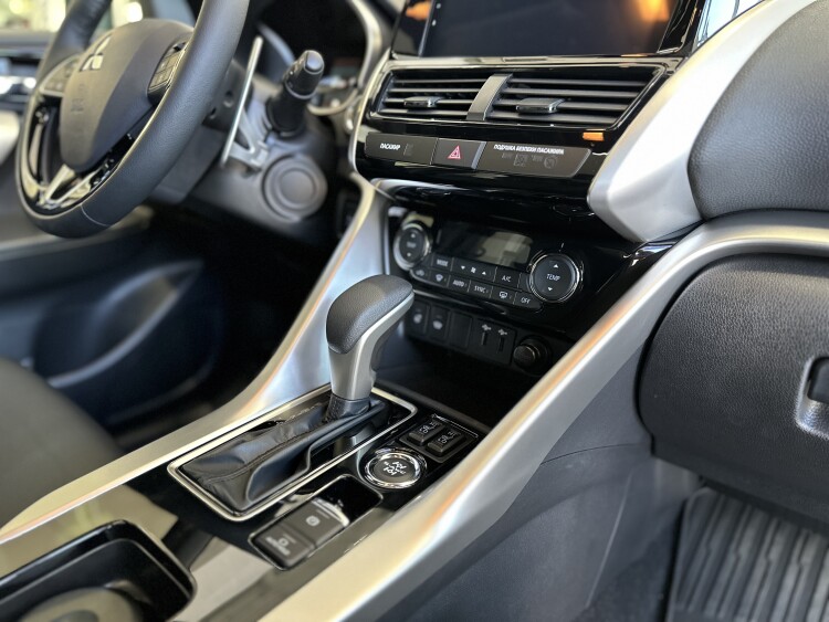 MITSUBISHI ECLIPSE CROSS в комплектації INSTYLE 1.5