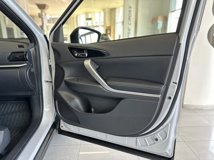 MITSUBISHI ECLIPSE CROSS в комплектації INSTYLE 1.5