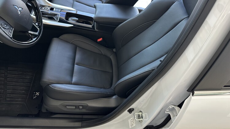 MITSUBISHI ECLIPSE CROSS в комплектації INSTYLE 1.5