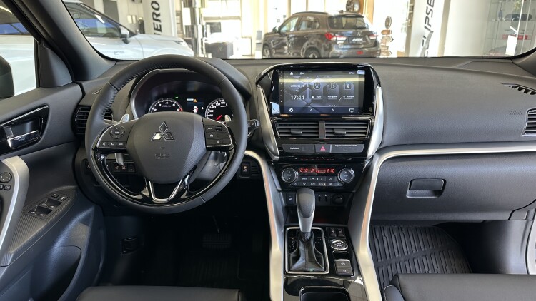 MITSUBISHI ECLIPSE CROSS в комплектації INSTYLE 1.5