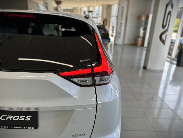 MITSUBISHI ECLIPSE CROSS в комплектації INSTYLE 1.5