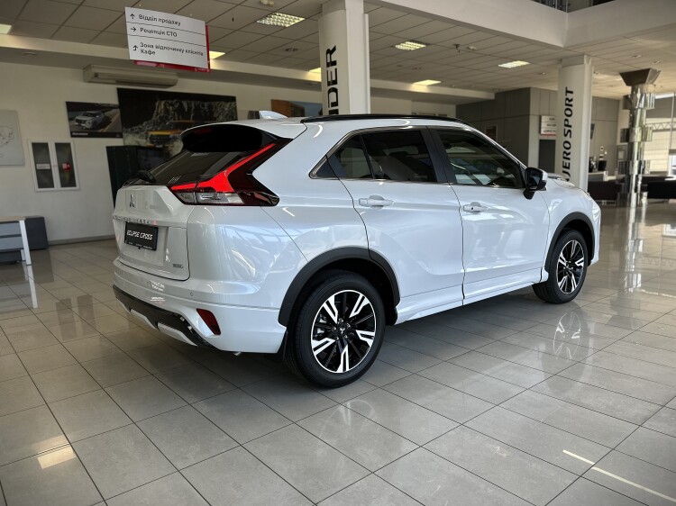 MITSUBISHI ECLIPSE CROSS в комплектації INSTYLE 1.5