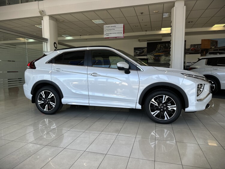 MITSUBISHI ECLIPSE CROSS в комплектації INSTYLE 1.5