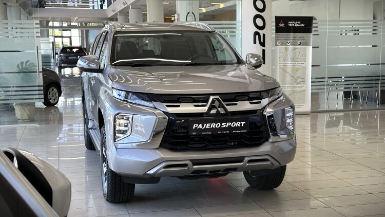 MITSUBISHI PAJERO SPORT в комплектації 3.0 P AT ULTIMATE
