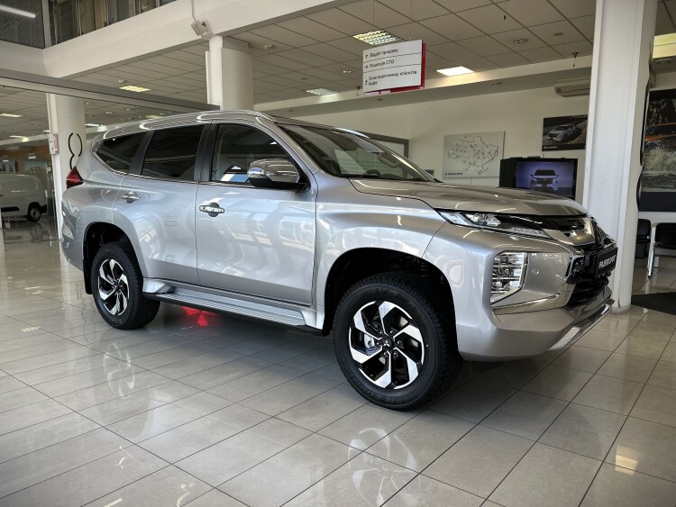 MITSUBISHI PAJERO SPORT в комплектації 3.0 P AT ULTIMATE