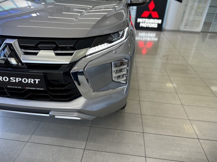 MITSUBISHI PAJERO SPORT в комплектації 3.0 P AT ULTIMATE