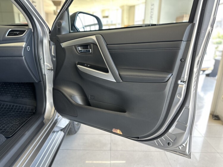 MITSUBISHI PAJERO SPORT в комплектації 3.0 P AT ULTIMATE
