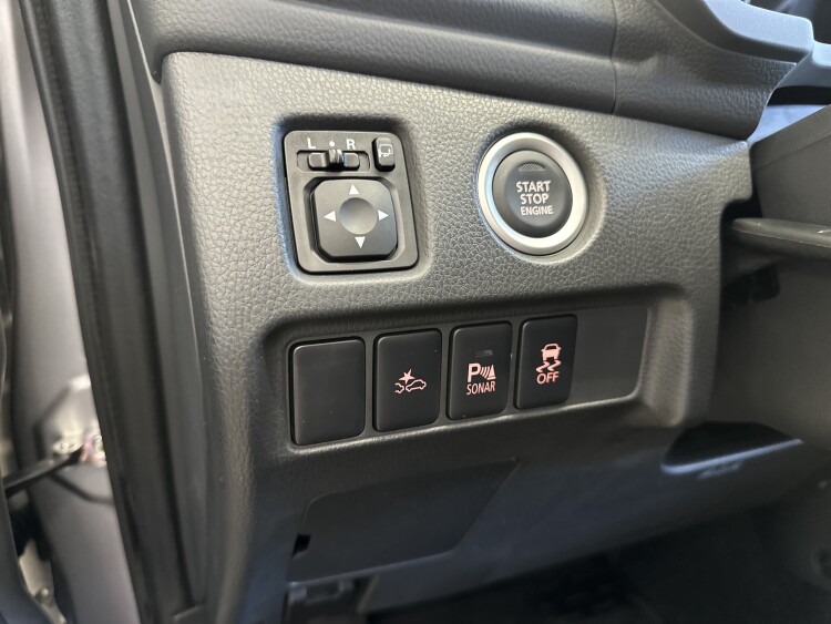 MITSUBISHI PAJERO SPORT в комплектації 3.0 P AT ULTIMATE